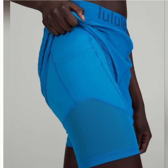 LULULEMON Logo Waistband High-Rise Training Short Poolside - Picture 3 of 14